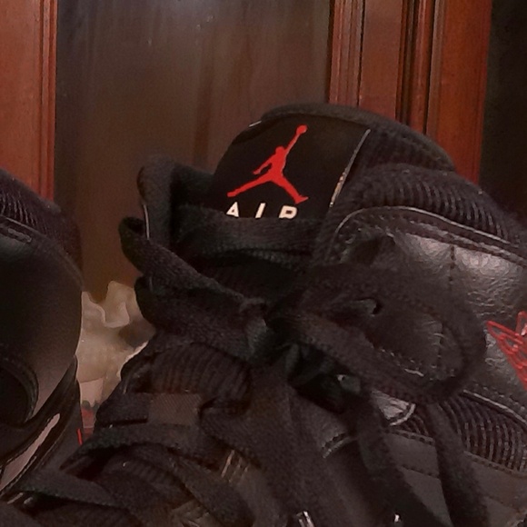 EUC Nike Air Jordan Retro Mid High Leather Black/Black Athletic Shoe Mens Sz11 main image 11